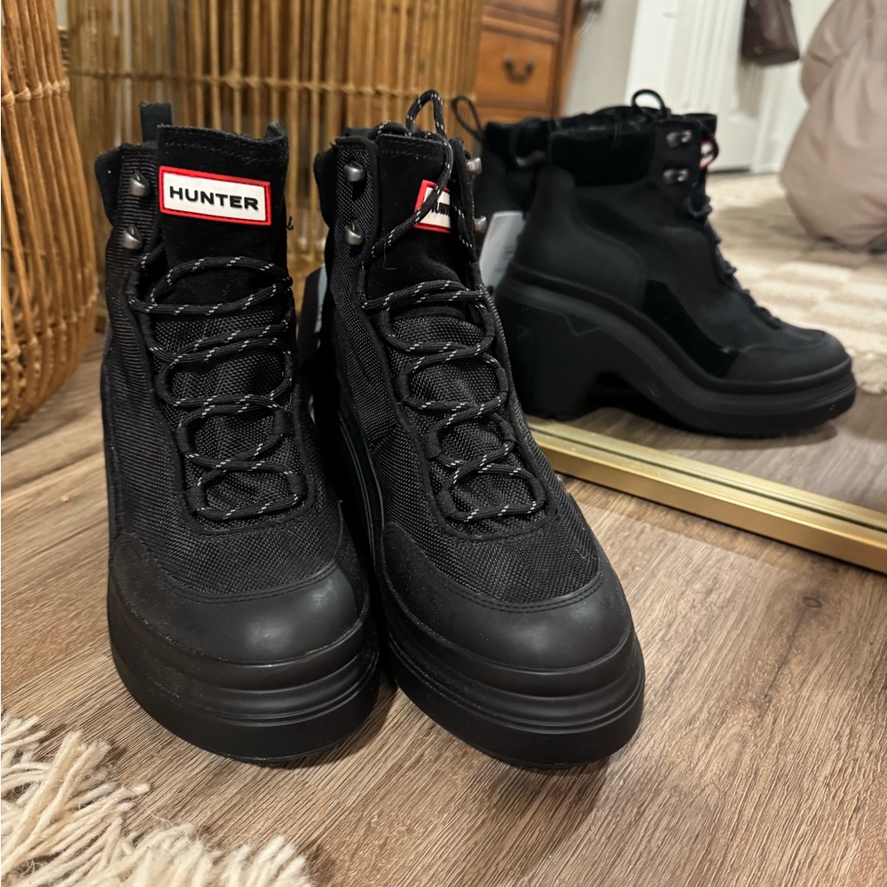 HUNTER Discoverer Ankle Lace-Up Heel Boot Black Size 8 NWT
